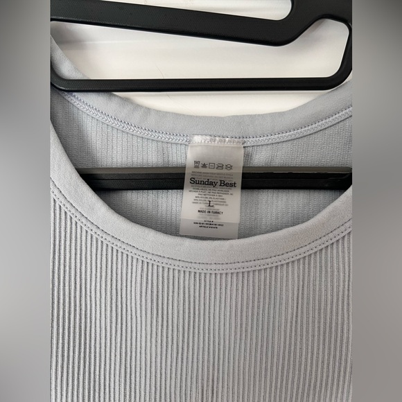 ARITZIA Sunday Best SinchSeamless Crew Tank [NWOT] - Picture 2 of 3